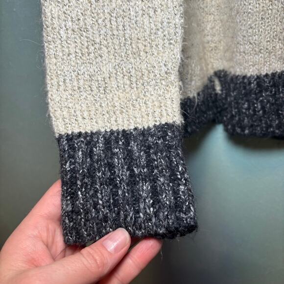 Women's Cozy Casual Black & Beige Colorblock Crew Neck Sweater M - Picture 4 of 9